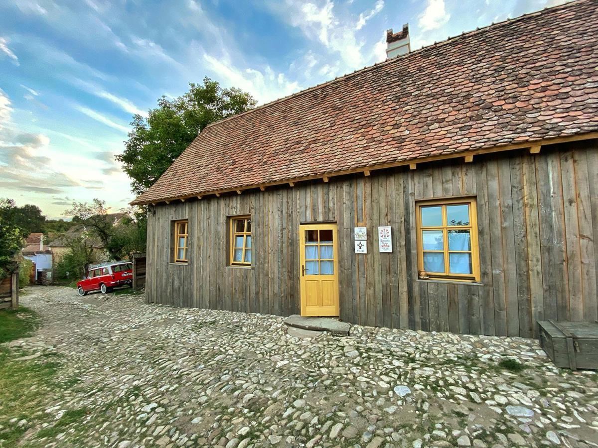 Hotel Viscri 32 - White Barn And Blue House Esterno foto